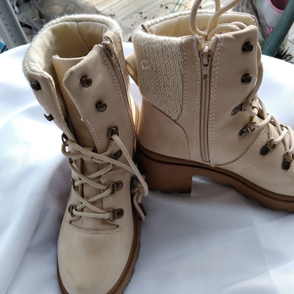 Sugar boots  - Picture 2 of 6
